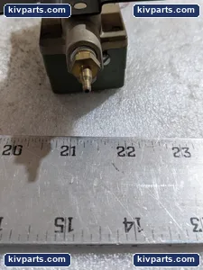 Johnson Controls T-5210-1113 49-23941 Temperature Transmitter – actual item, photo 6 of 8