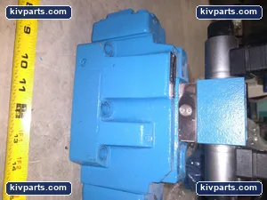 Bosch Rexroth 4WRKE Hydraulic Cylinder – actual item, photo 8 of 10