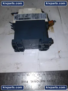 Schneider Electric CAD32 Contactor – actual item, photo 6 of 7