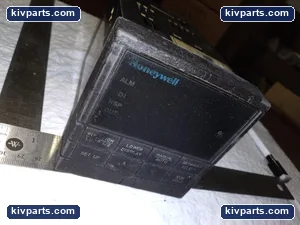 Honeywell UDC3300 Temperature Controller – actual item, photo 5 of 6