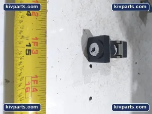 Fuji Electric AH165-J2A11A Pushbutton – actual item, photo 5 of 7
