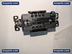 Eaton TR8362BK Receptacle – actual item, photo 2 of 3