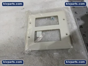 Eaton 2152LA-BOX Wallplate Switch Accessory Light – actual item, photo 3 of 7