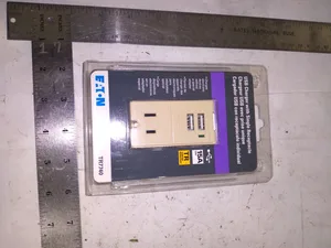 Eaton TR7740V-K Receptacle USB Charger