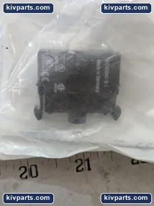 Eaton M22S-DL-G-K11-230G ILL Pushbutton – actual item, photo 5 of 6