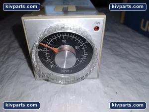 Omron E5C2-R20J Temperature Controller – actual item, photo 4 of 5