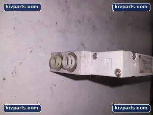 SMC SY5140-5FU-Q Solenoid Valve – actual item, photo 3 of 4