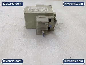 Fuji Electric CP32FM/1 Miniature Circuit Breaker – actual item, photo 4 of 5