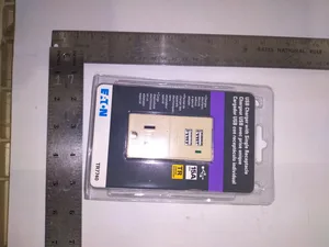 Eaton TR7740V-K Recepatecle/usb Charger