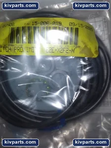 Omron E2E-X2F2 Switch – actual item, photo 2 of 5