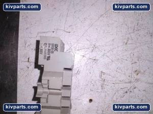 IDEC SR3B-05 Relay – actual item, photo 2 of 3