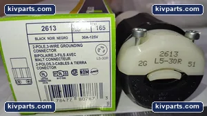 Leviton 2613 30A-125V Grounding Locking Plug – actual item, photo 2 of 7