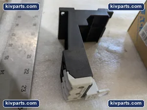 Eaton ZB65-XEZ Panel Mount Adaptor Relay – actual item, photo 2 of 11