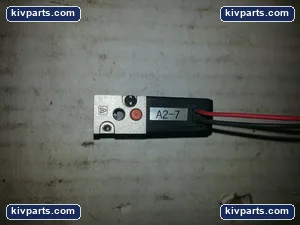 SMC VZ110 3 Port Pneumatic Solenoid Valve – actual item, photo 2 of 2