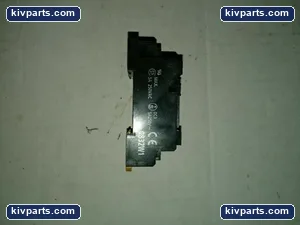 Omron PYF14A-E Relay Socket Base – actual item, photo 2 of 3