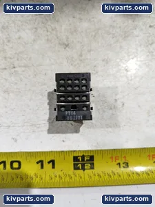 Omron PY14 Relay Socket – actual item, photo 3 of 4