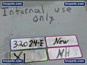 AN3023-5 On-Off-On 3 Position 3 Terminal – actual item, photo 4 of 4
