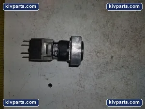 Fuji Electric AH165-J2A11A Pushbutton – actual item, photo 2 of 7