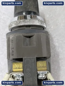 IDEC BS010E ASTN Selector Switch Black Knob – actual item, photo 5 of 11