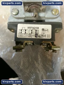 Square D 9050A010E Pneumatic Timing Relay – actual item, photo 7 of 8