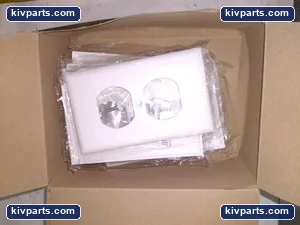 Cooper 2132W-BOX Receptacle – actual item, photo 2 of 4