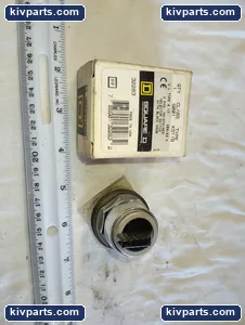 Square D 9001 KS11B Pushbutton – actual item, photo 2 of 3