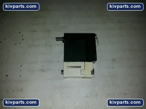 SMC VQ110U-5FB Pneumatic Solenoid Valve – actual item, photo 3 of 3