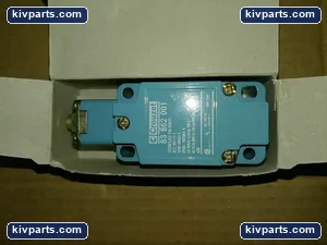 Crouzet 83-862-001 Industrial Limit Switch – actual item, photo 3 of 3
