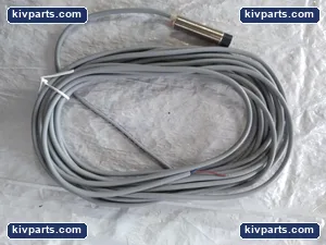 Cutler-Hammer E57-12GU04-D6 Inductive Proximity Sensor – actual item, photo 2 of 5