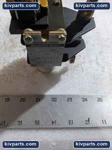Square D B0118R Company Magnetic Relay – actual item, photo 3 of 7