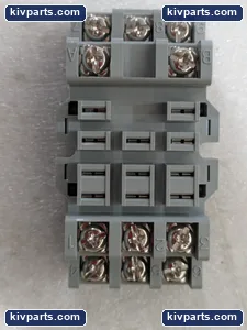 IDEC SR3B-05 Relay – actual item, photo 3 of 6