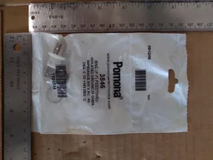 Pomona Isolated Ground 50 Ohm Adapter