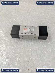 Clippard MMA-41NAA 5 Port Double Pilot Air Valve – actual item, photo 2 of 4