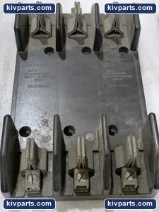 Underwriters 581-G 60100 Fuse Holder Block – actual item, photo 2 of 4