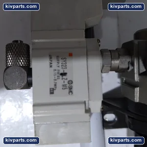 SMC SY323 LZ-M5 Solenoid Valve – actual item, photo 2 of 5