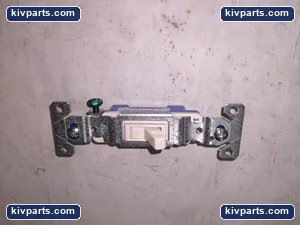 Cooper 1301-7LA Wiring Devices Light – actual item, photo 3 of 6