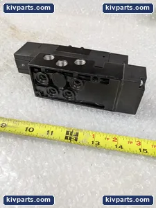 Parker F3512BGC23A Pneumatic Solenoid Valve – actual item, photo 4 of 5