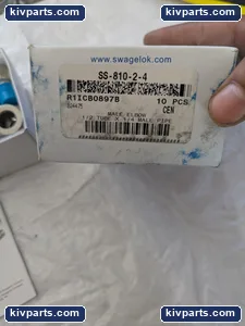 Swagelok SS-810-2-4 Pipe Fitting – actual item, photo 4 of 5
