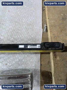 Keyence GL-S32SH-T Safety Light Curtain Transmitter – actual item, photo 4 of 5