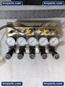 31-003985A 5 Station Pressure Regulator Gauge Panel Manifold OEM – actual item, photo 3 of 8