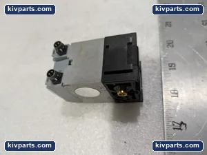 Parker P2D8V32C5 Pneumatic Component – actual item, photo 3 of 4
