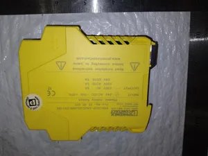 Phoenix Contact 2900525 Safety Relay Module