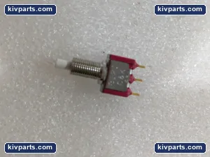 C&k 8121 Push Button – actual item, photo 4 of 5