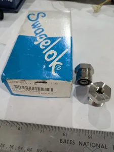 Swagelok SS-8-VCO-1-BL Male Plug