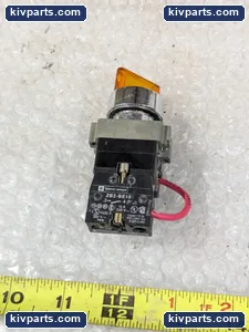 Telemecanique ZB2-BW06 Amber Lever Selector Switch – actual item, photo 2 of 5