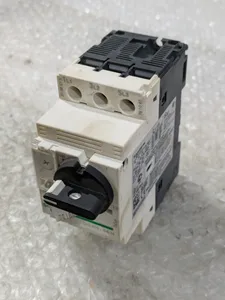 Schneider Electric GV2-P10 Circuit Breaker – actual item, photo 1 of 5