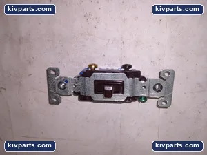 Cooper 1303-7B Wiring Devices Grounding Switch – actual item, photo 3 of 6