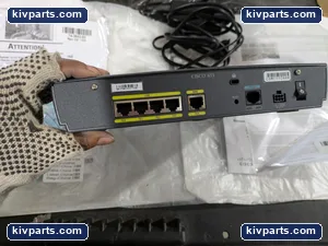 Cisco SOHO91 850 Router – actual item, photo 3 of 5