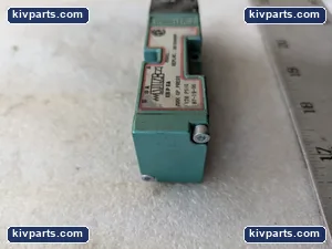 Numatics 061BA400M Pneumatic Solenoid Valve – actual item, photo 3 of 9