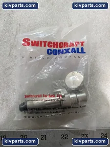 Switchcraft R4FZ Angle XLR Cable Mount Connector – actual item, photo 2 of 6